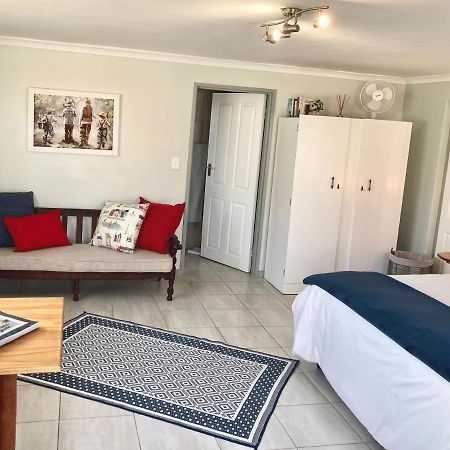 C-Pampoentjie Apartment Struisbaai Bagian luar foto